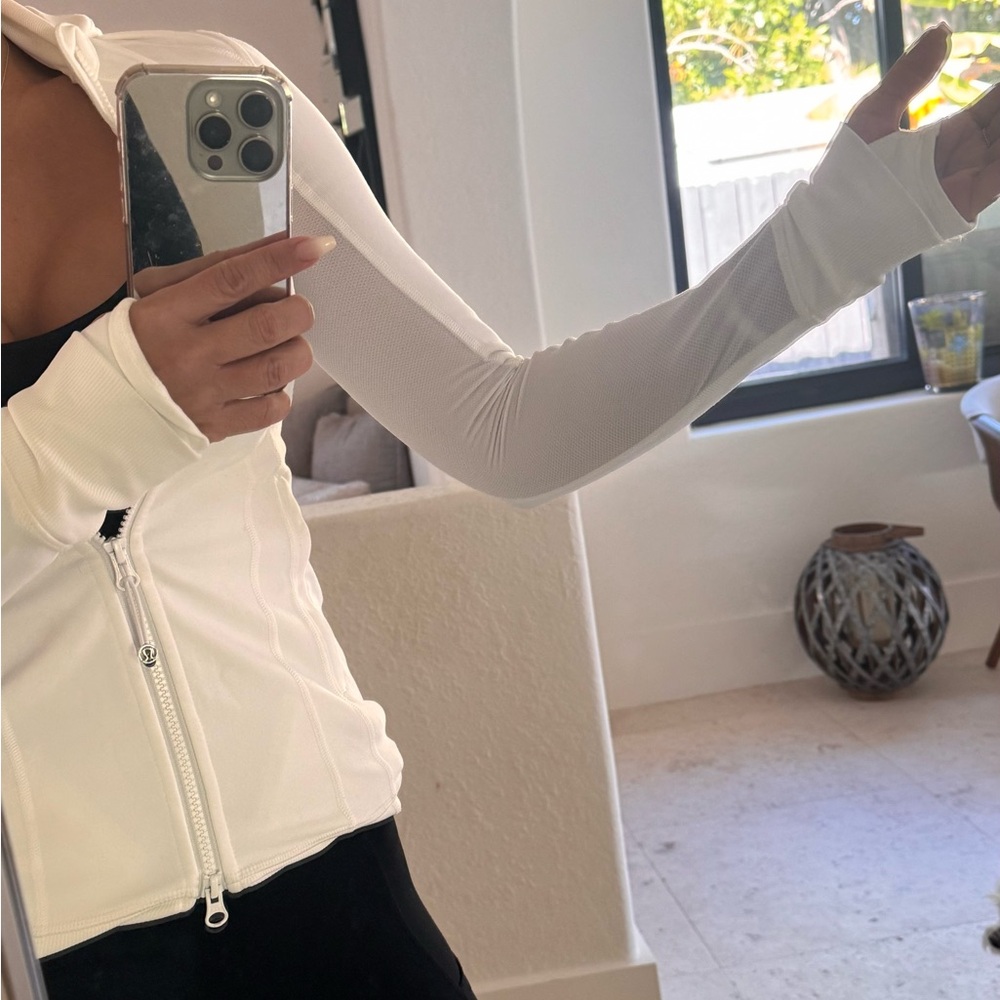 LULULEMON hoodie jacket - size 2 white - long